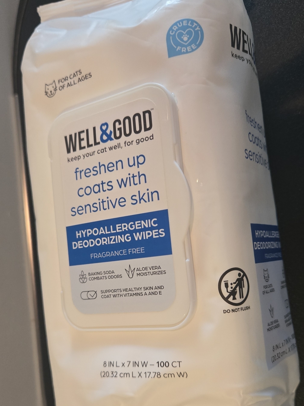 WELL & GOOD Hypoallergenic Deodorizing Wipes for Cats